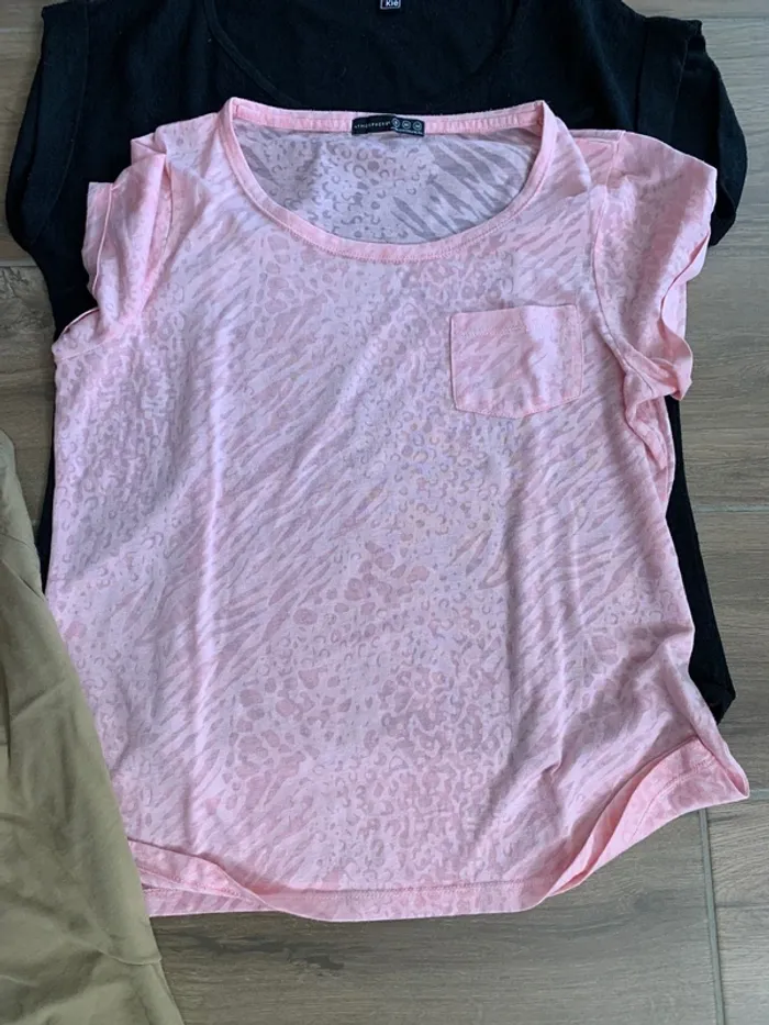 Lot 3 tee-shirts taille 38/40 - photo numéro 3