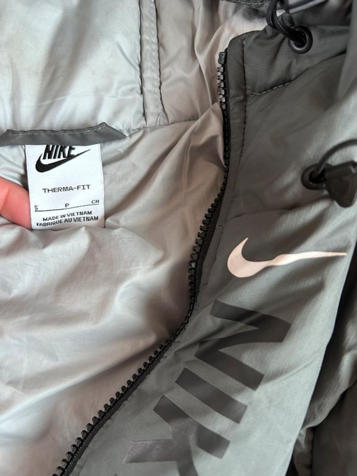 Doudoune Nike therma fit taille S grise - photo numéro 5