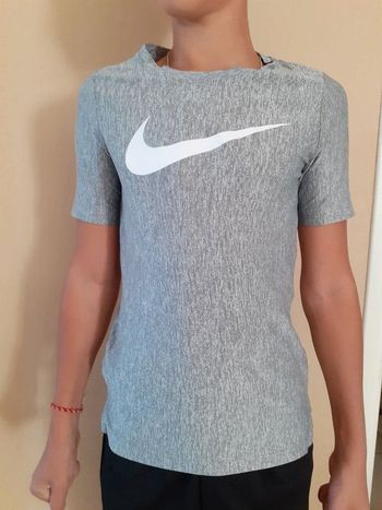 Tee-shirt nike 8 ans