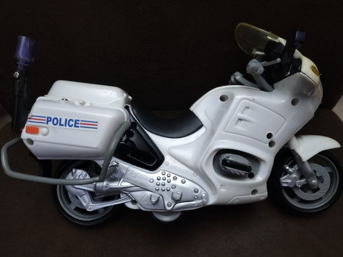 Moto police