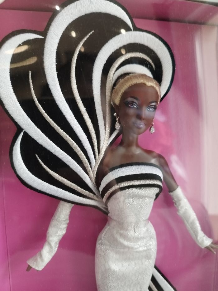 Barbie Bob Mackie Christie 45e anniversaire - photo numéro 10