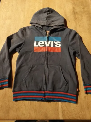 Sweat levis 16 ans