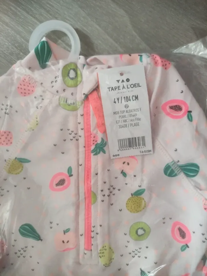 Tee shirt anti UV tape a l'oeil taille 4 ans neuf avec étiquette - photo numéro 3