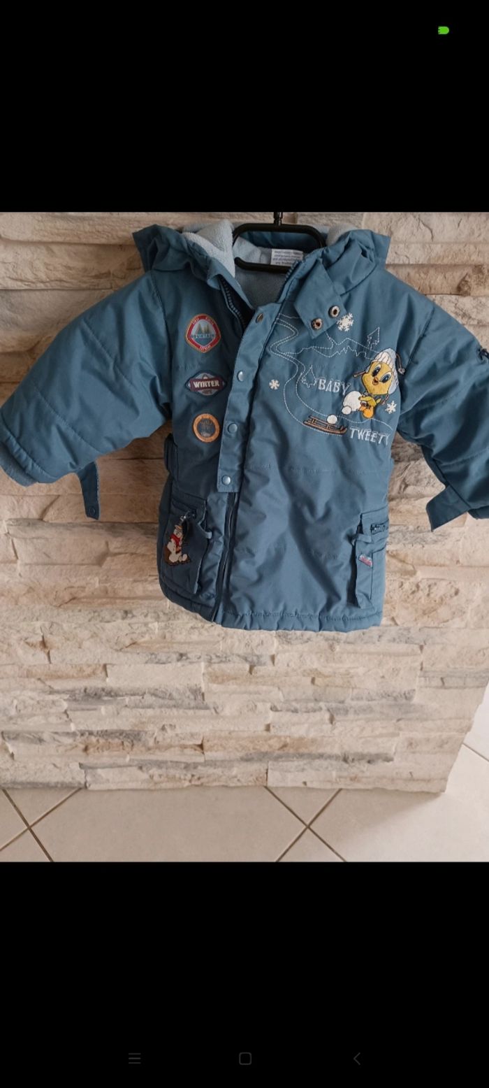 Manteau Looney Tunes taille 6 mois à 1 an en très bon état