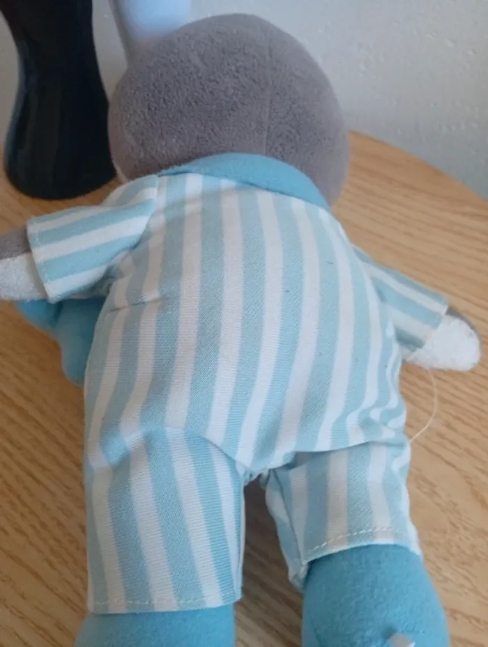 Peluche T'choupi satisfaisante phosphorescente 27cm - photo numéro 3