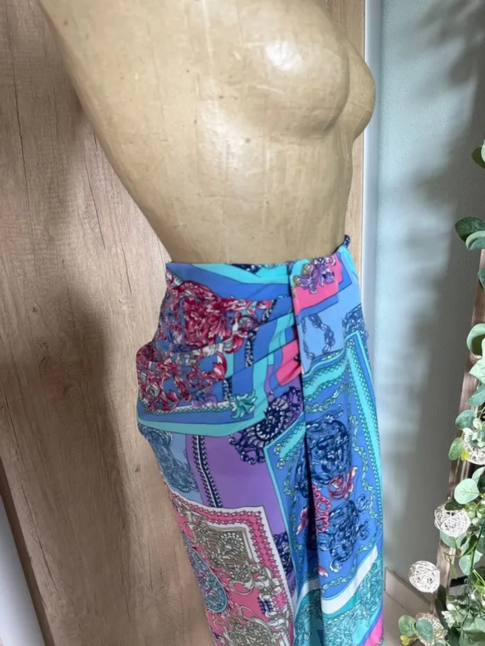 Jolie jupe légère effet drapé - photo numéro 3
