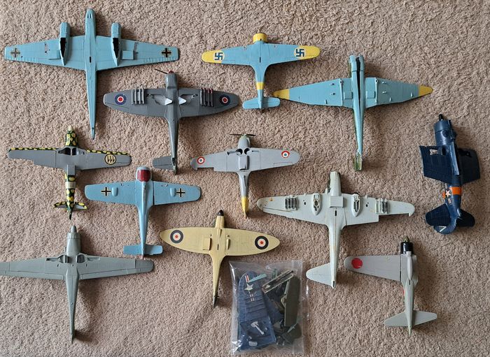 ✈️ Lot de 16 avions miniatures en plastique - pour pièces - photo numéro 2