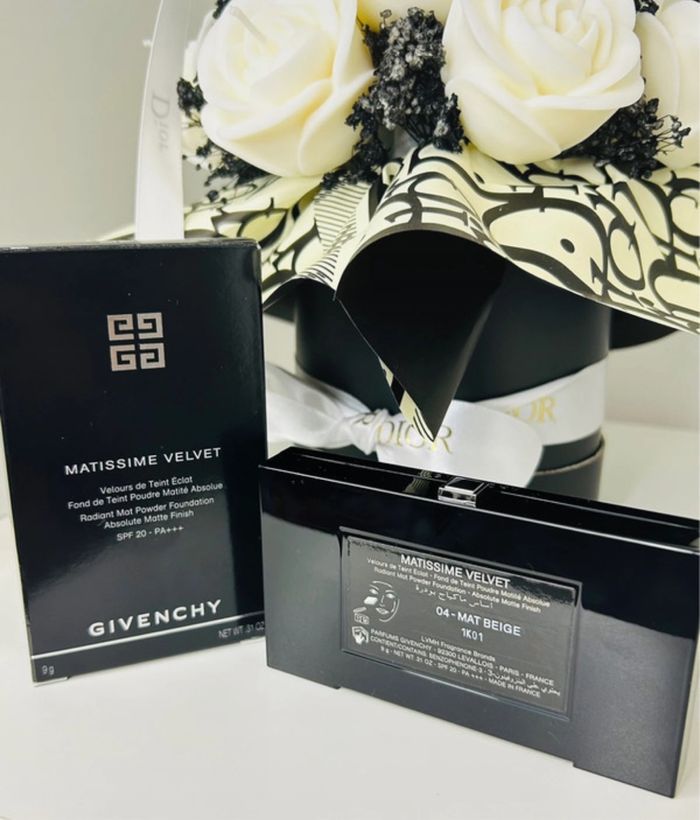 Givenchy – Matissime Velvet Compact Powder Foundation - photo numéro 2