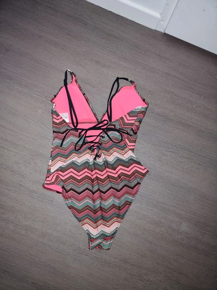 Maillot de bain 1 piece - photo numéro 2