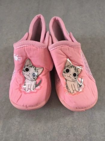 Chaussons chats rose NEUFS - taille 20