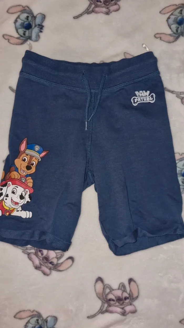 Short pat patrouille 6 ans en très bon état