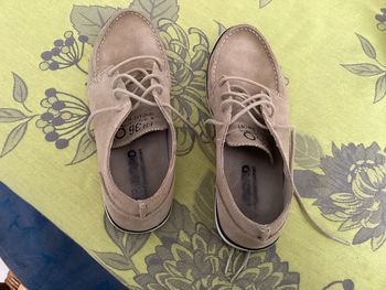 Chaussure cuir beige « décathlon «  taille 39 homme ou garçon