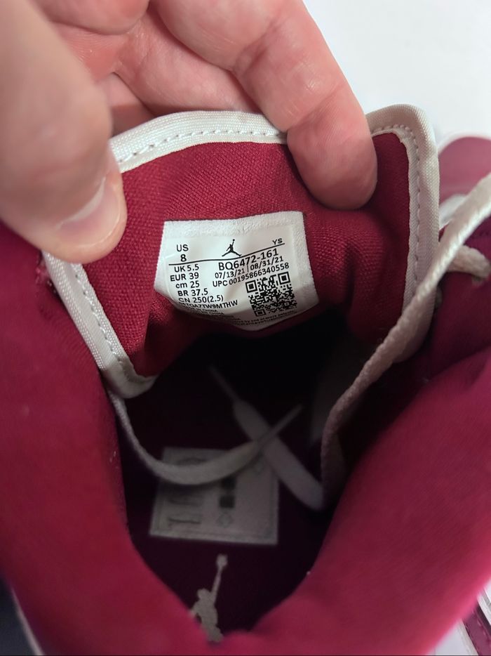 Air Jordan 1 Mid – Pointure 39 – Très bon état – Coloris bordeaux/blanc/noir - photo numéro 7