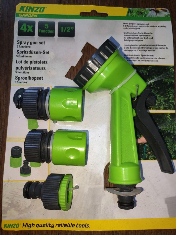 Lot de Pistolets pulvérisateur et accessoires neuf KINZO