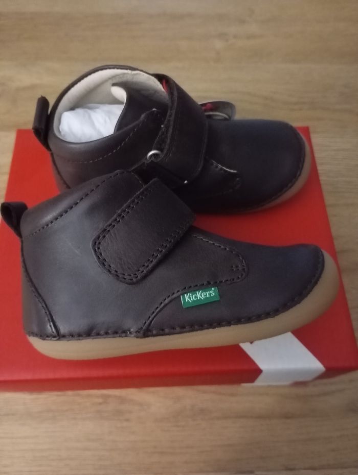 Kickers neuves mixte en taille 24 - photo numéro 3