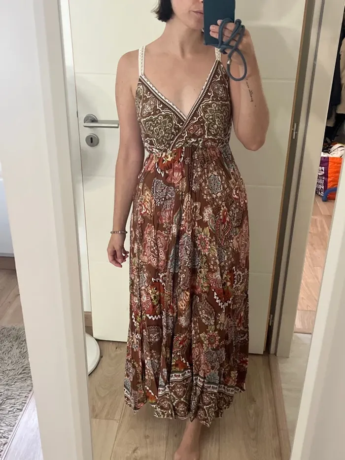 Robe marron imprimés colorés