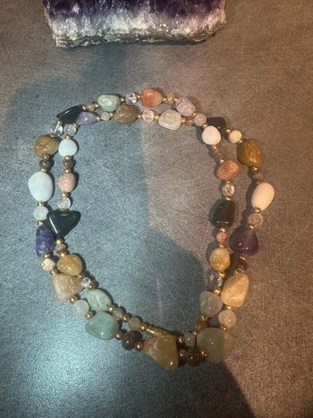 Collier mélange de pierres naturelles