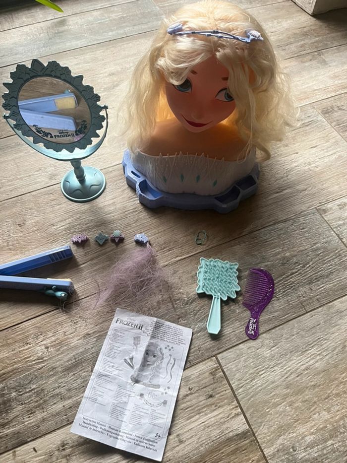 Tête à coiffer La Reine des neiges.
