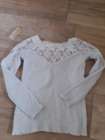 Pull détails dentelle