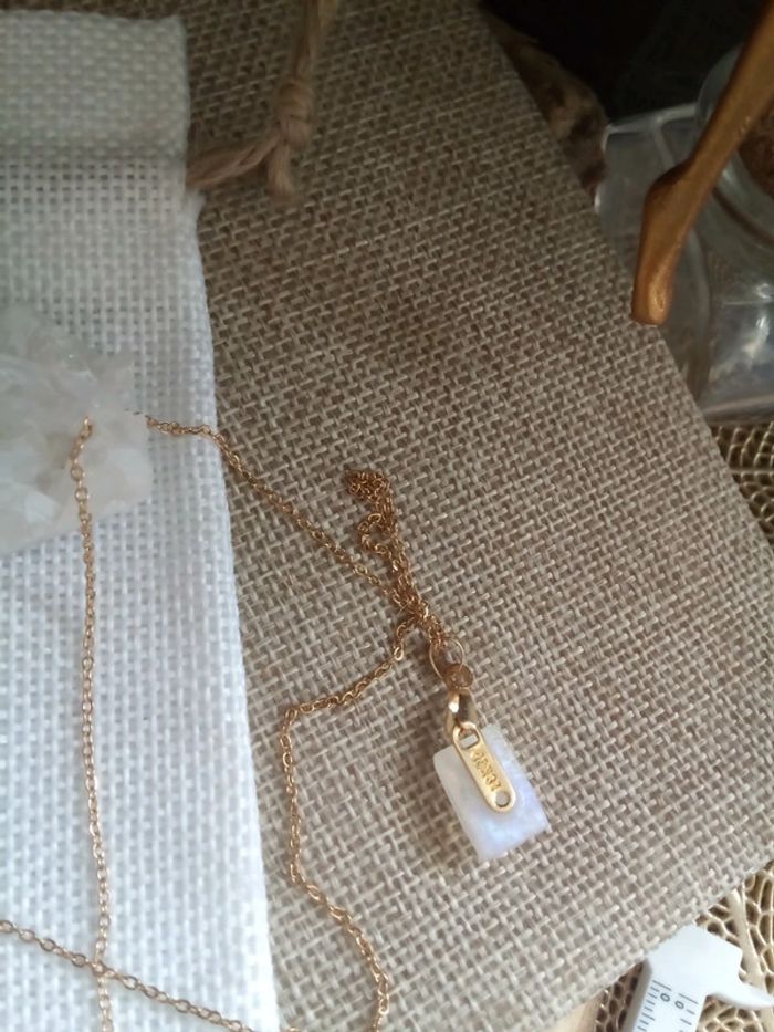 Collier pierre de lune à reflets bleutés - photo numéro 4