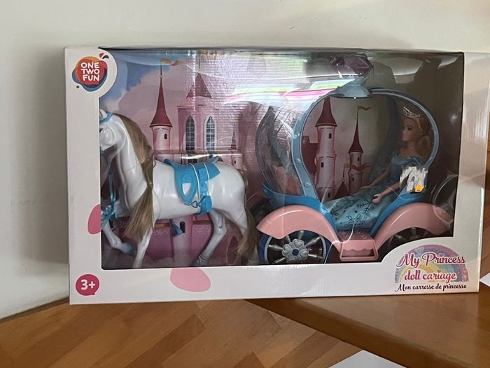 Barbie et son carrosse - photo numéro 2