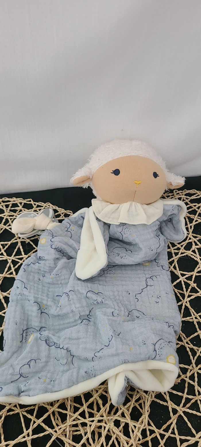 Maxi doudou mouton en coton bio et polyester recyclé | Kaloo - photo numéro 4