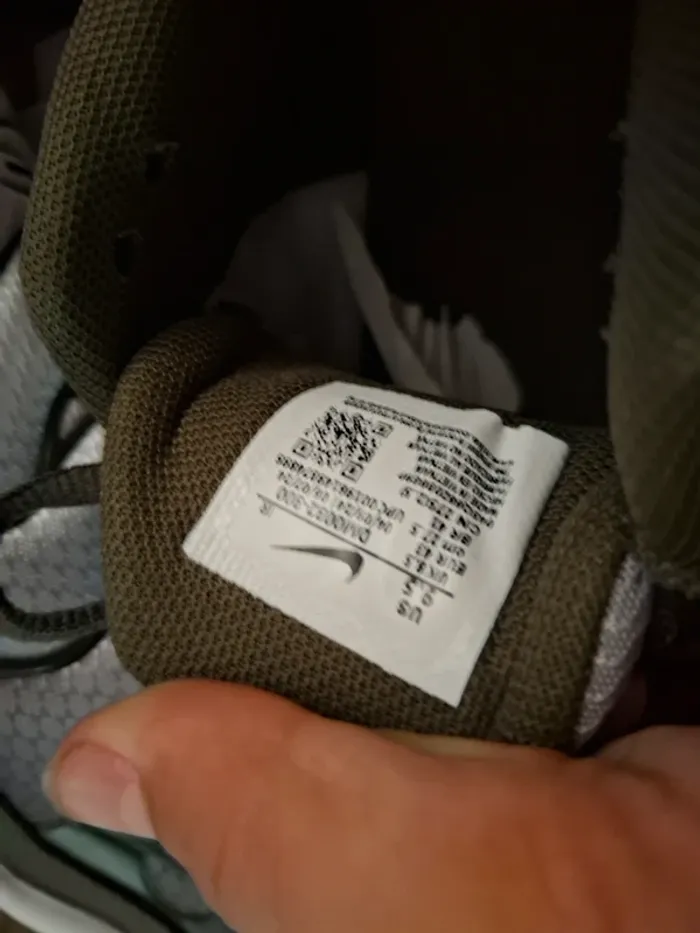 Basket nike tn neuve - photo numéro 2