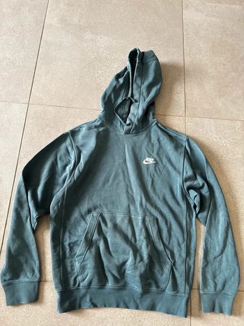 Sweat à capuche Nike, taille XS, très bon état