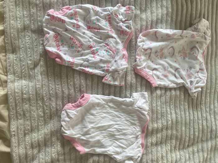 Lot body bébé fille 0/3 mois - photo numéro 2
