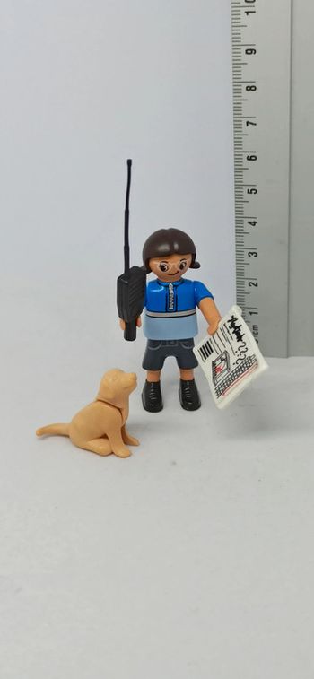 Fille enfant policière avec chiot et accessoires playmobil