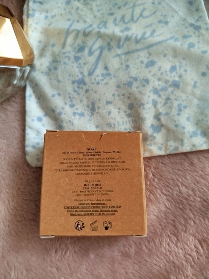 Savon et pochette neuve - photo numéro 3