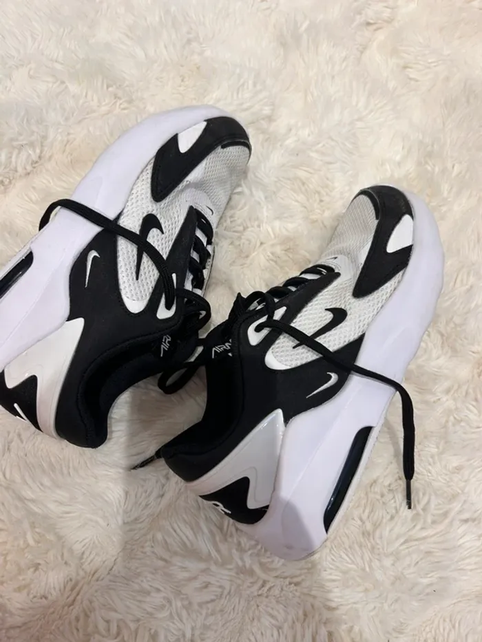 Baskets Nike Air Max Bolt p37,5 white&black - photo numéro 5