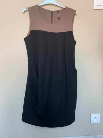 Robe noir et beige marron