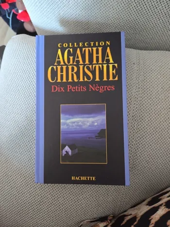 Livre Agatha christie
