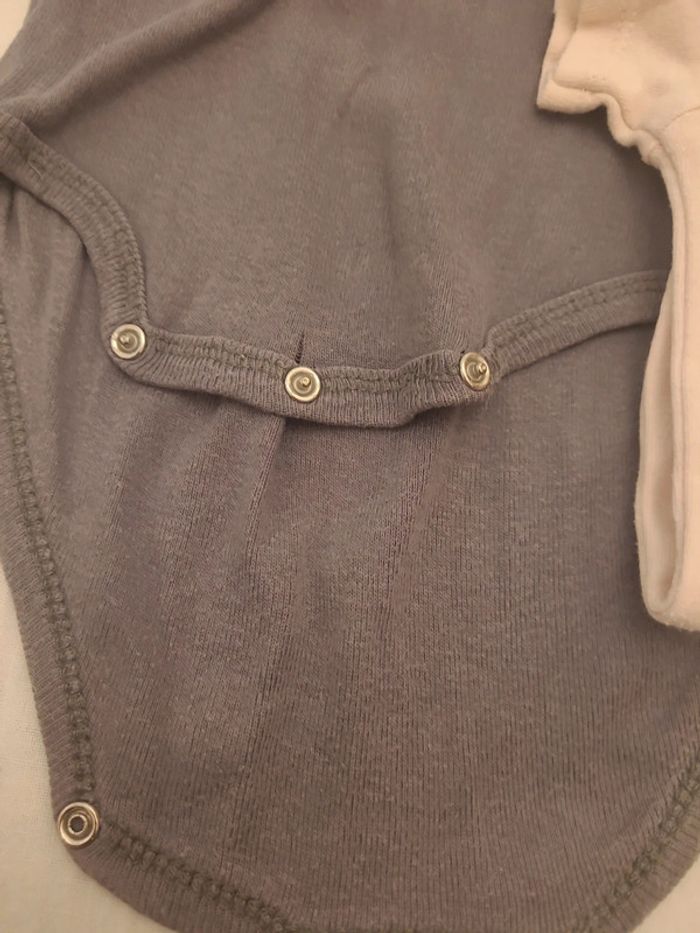 Bodies 18 mois - photo numéro 2