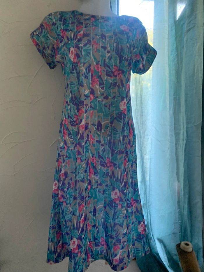 Robe fleurie vintage taille 40 manches courtes