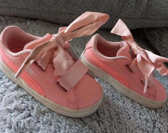 Baskets taille 24 - photo numéro 2
