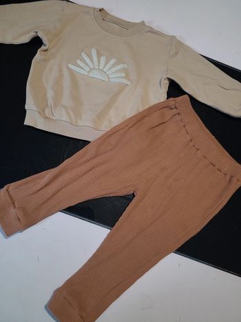 Pull beige et leggings