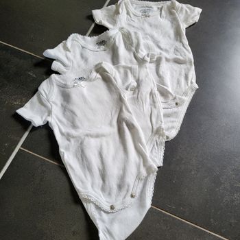 Bodies fille 3 mois