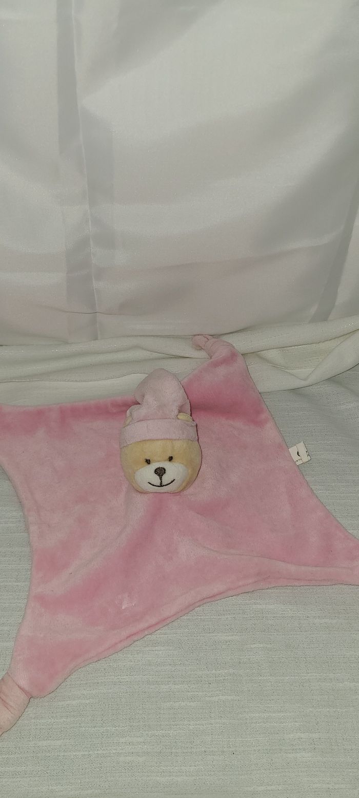 Doudou Plat Ours CP INTERNATIONAL Ours Bonnet 4 Noeuds Grelot - photo numéro 2