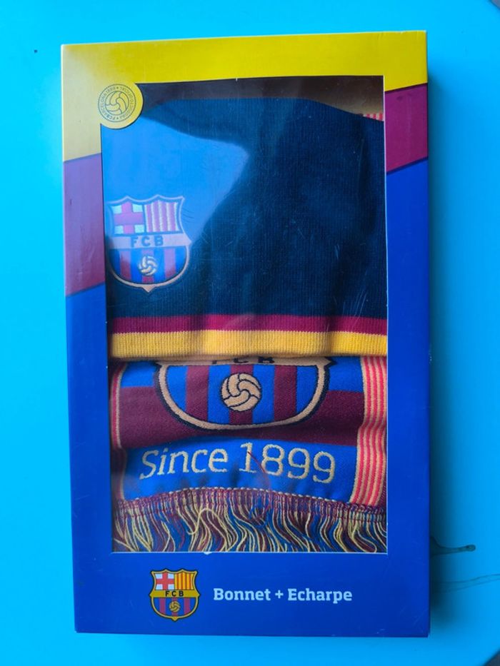 : FC Barcelone Coffret Bonnet + écharpe Barca - Collection Officielle FC Barcelone Coffret Bonnet