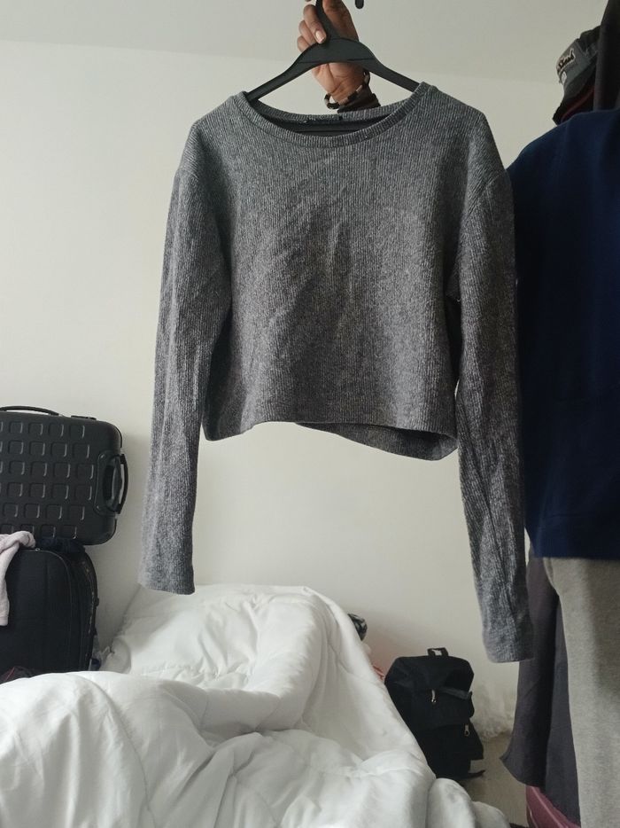 Lot Zara: 2 pulls gris et marron(en coton et polyester)+ un leggin similicuir - photo numéro 3