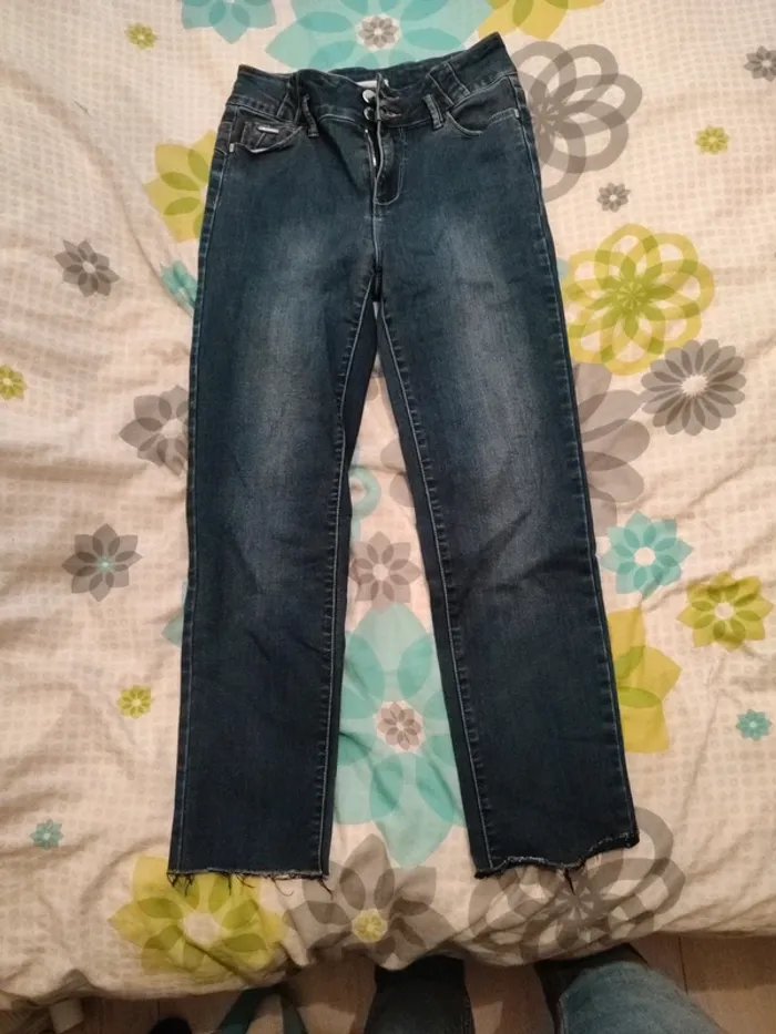 Jean cache cache 38