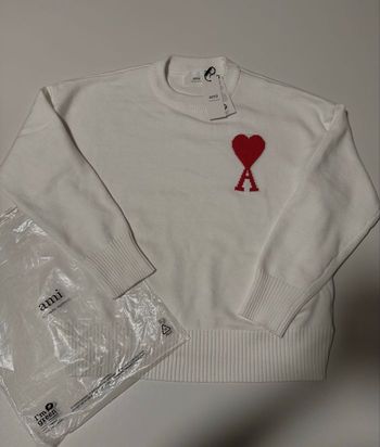 Pulls Ami Taille XL blanc avec le coeur rouge 