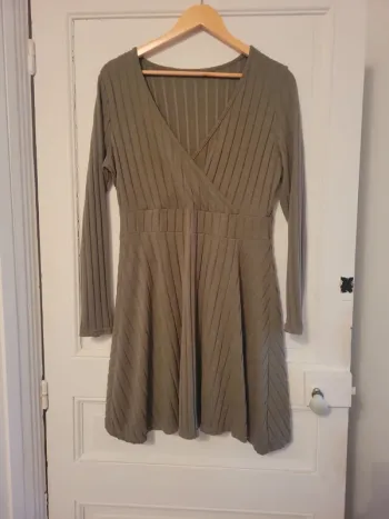 robe kaki
