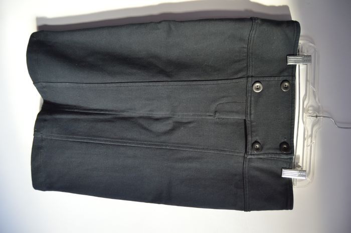 Jupe crayon noire Bershka – Taille M – Bouton manquant