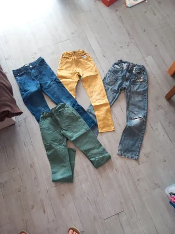 Lot de jean en 10ans différentes marques