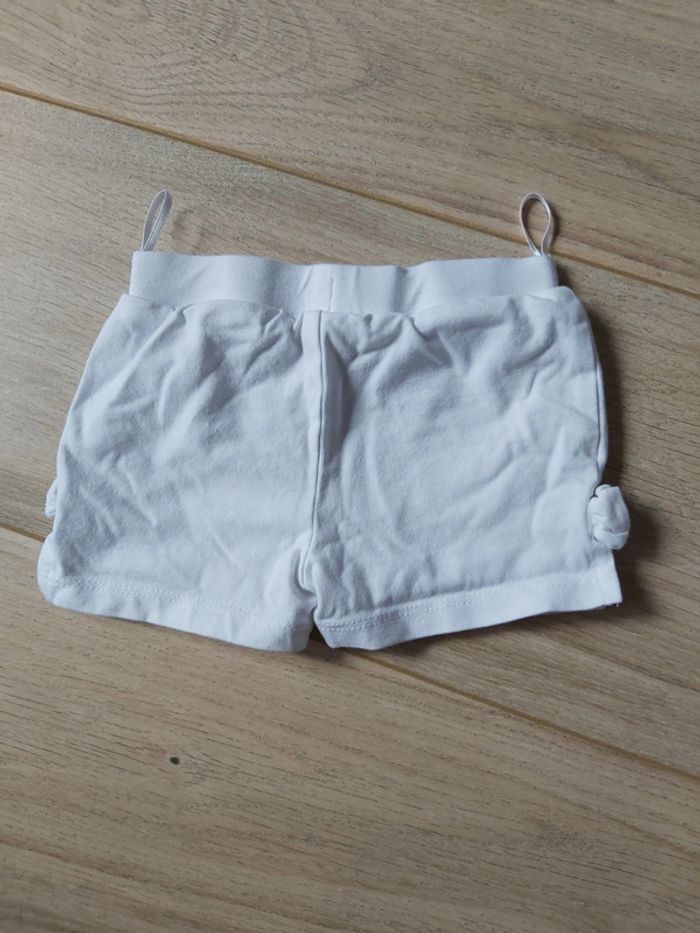 Ensemble fille tee-shirt et short 3 mois en très bon état (78) - photo numéro 7