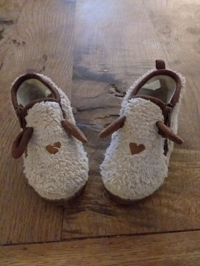 Pantoufles taille 21 - photo numéro 4