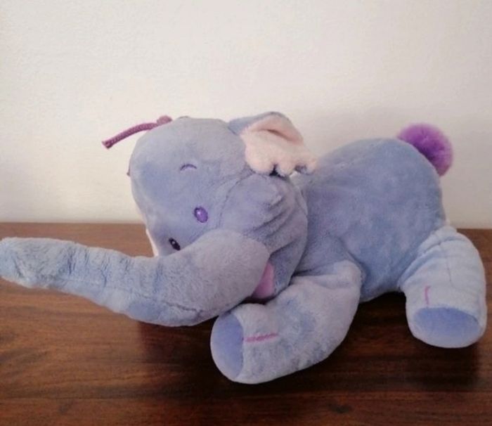 Peluche doudou l'éléphant mauve Lumpy Disney de Nicotoy 27 cm env